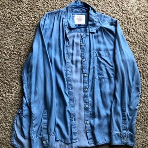 Women’s long sleeve button up shirt